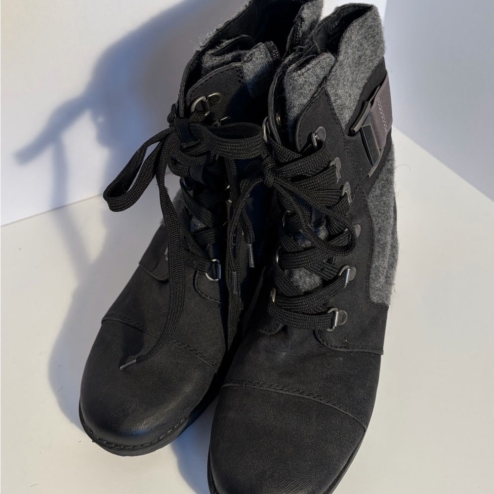 Crown Vintage Charcoal Lace-Up Boots